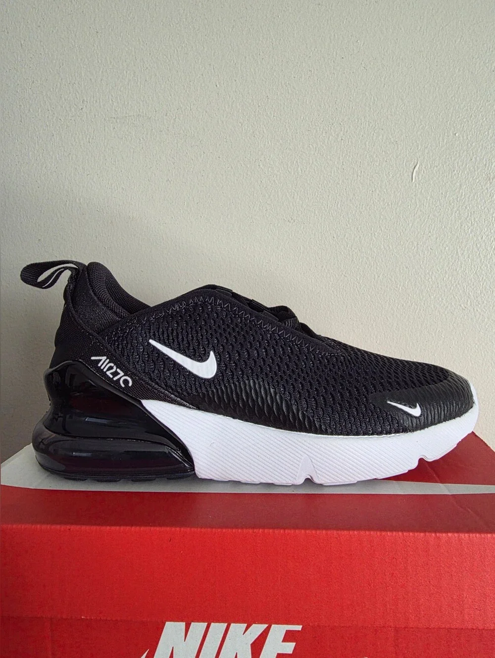 Nike Air Max 270 PS Size 1 Youth New With Box